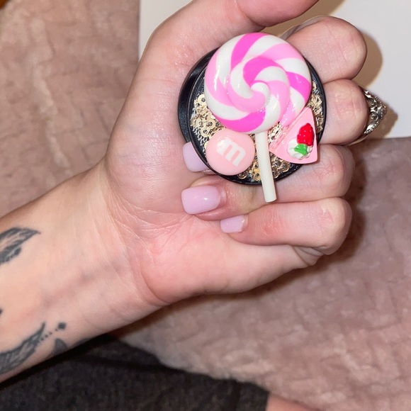 Pop socket 🍭 - Picture 2 of 4